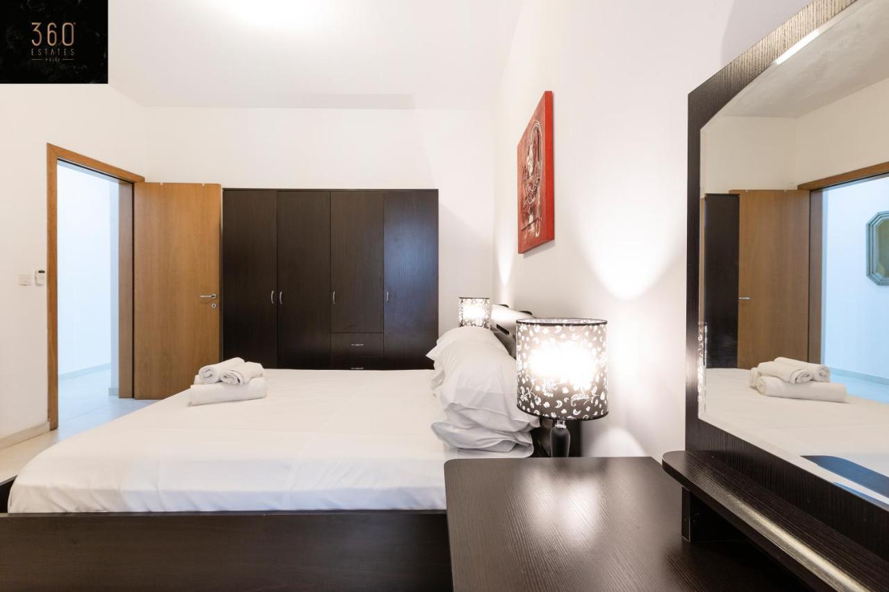 Centre Paceville Apt With Terrace, Bbq & Wifi By 360 Estates San Ġiljan Exterior foto